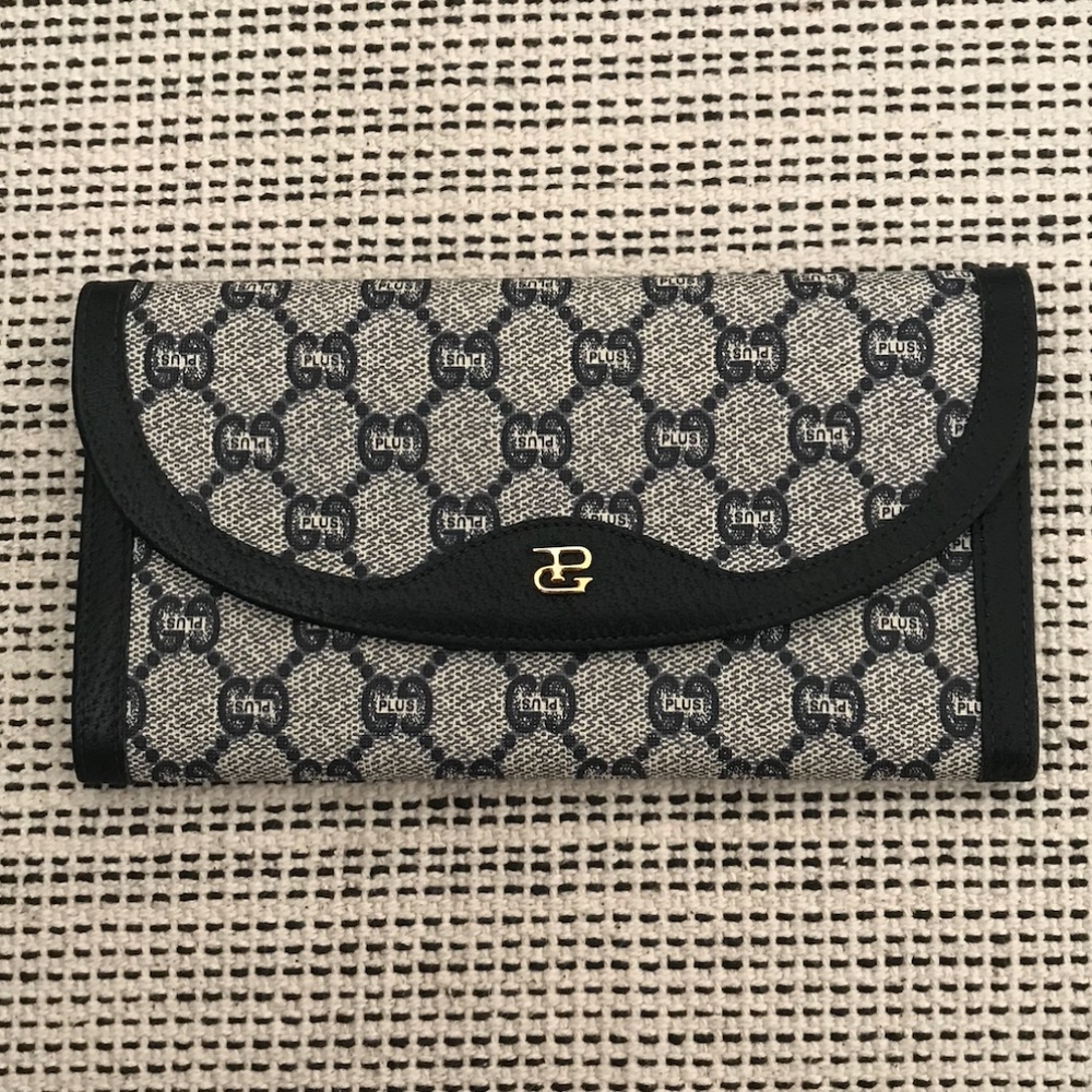 Vintage Gucci Plus Wallet